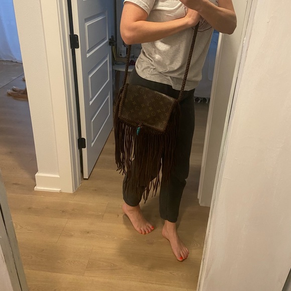 Louis Vuitton Vintage purse with fringe - Picture 2 of 5